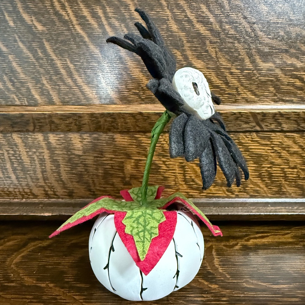 Target Hyde & Eek! Ghoulish Garden Dreadful Daisy Halloween Plant - Picture 3 of 9